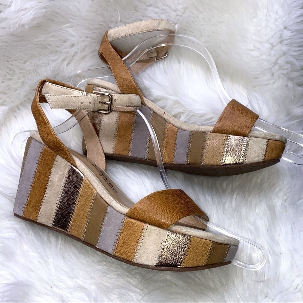 Nina Originals Wedge Stripe Sandals Size 8 !